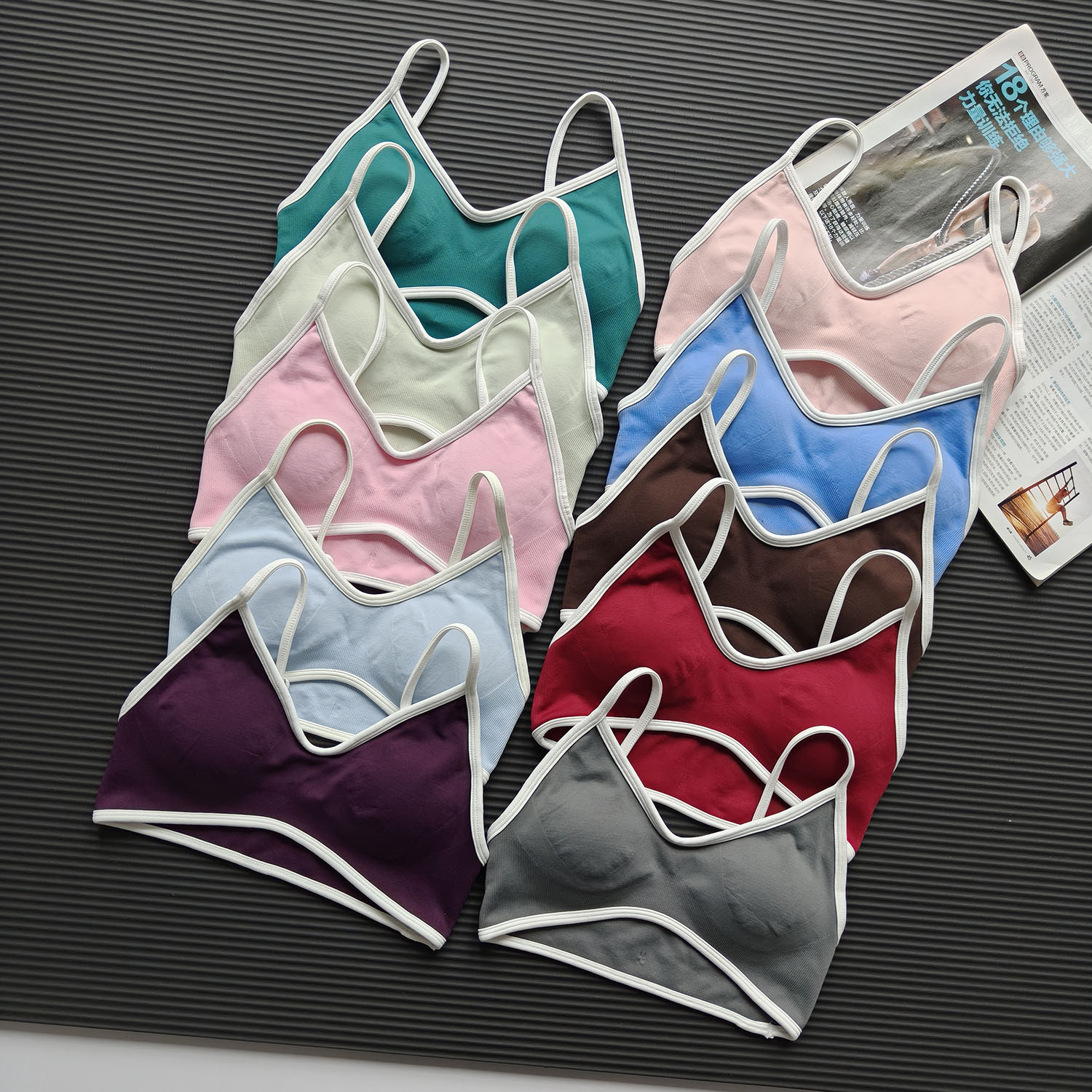 Contrast Color Women's Seamles – Sports Bra High Impact Bewertung und Preis